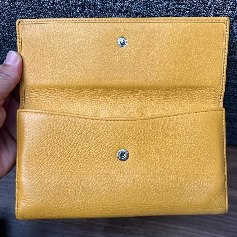 💯% authentic Gucci long wallet - Picture 4 of 14